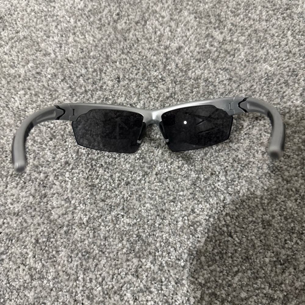 Tifosi Gray and Black Sports Sunglasses - Picture 4 of 4